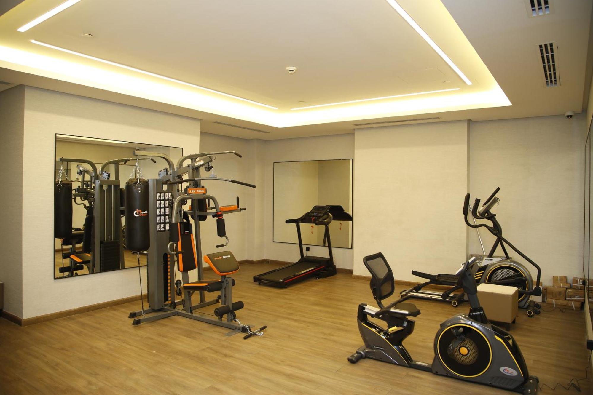 فندق الروضة رويال ان المدينة المنورة المظهر الخارجي الصورة The gym at the hotel